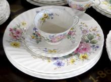 ROYAL DOULTON "ARCADIA" DINNERWARE