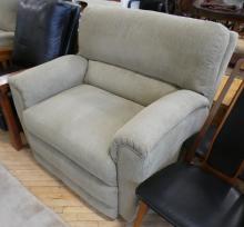 OVERSIZE LA-Z-BOY RECLINER