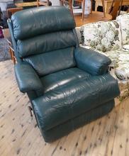 GREEN LEATHER LA-Z-BOY RECLINER