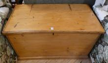 PRIMITIVE PINE BLANKET BOX