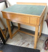 DRAFTING TABLE/DESK