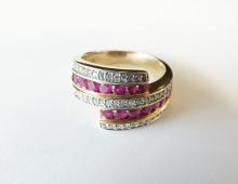 GOLD RING WITH RUBIES AND DIAMONDS