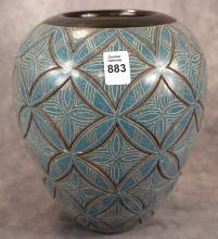 SIGNED NICARAGUAN POTTERY VASE