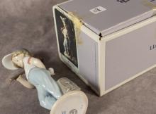 LLADRO FIGURINE WITH BOX