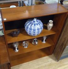TEAK HANGING BOOKSHELF