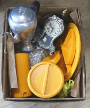 BOX LOT OF RETRO KITCHENWARE