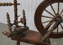 ANTIQUE SPINNING WHEEL