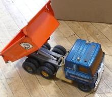 BOX LOT OF TONKA TRUCKS