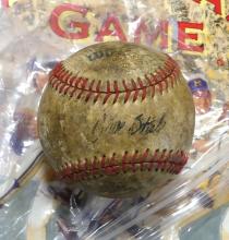 SPORTS EPHEMERA, NOVELTY BUTTONS AND BASEBALL