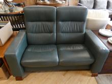 STRESSLESS LEATHER RECLINING LOVESEAT