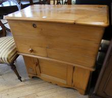 LIDDED PINE DRY SINK