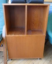 PORTABLE TEAK STAND