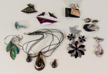 EIGHT ARTISAN JEWELLERY SETS