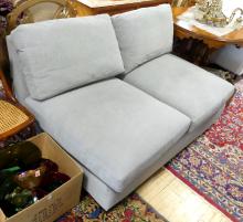 ELTE ARMLESS LOVESEAT