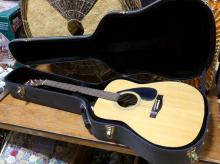 YAMAHA ACOUSTIC GUITAR