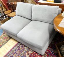 ELTE ARMLESS LOVESEAT