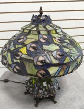 STAINED GLASS TABLE LAMP