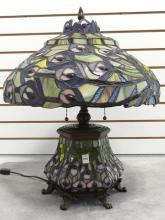 STAINED GLASS TABLE LAMP