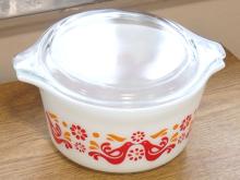THREE VINTAGE CASSEROLE DISHES