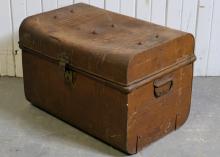 ANTIQUE TRUNK