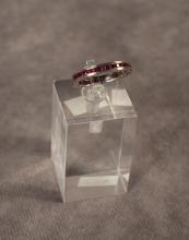 18KT W/G RUBY RING