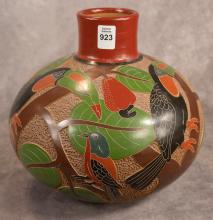 NICARAGUAN POTTERY VASE