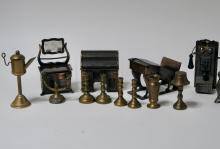 DOLLHOUSE MINIATURES