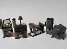 DOLLHOUSE MINIATURES