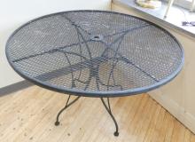 CIRCULAR WROUGHT IRON PATIO TABLE