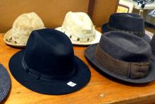 EIGHT VINTAGE MEN'S HATS