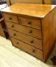 19TH CENTURY CHEST OF DRAWERS