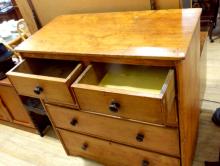 19TH CENTURY CHEST OF DRAWERS