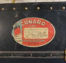 VINTAGE TRAVEL TRUNK