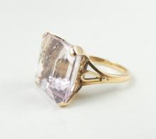 IMPRESSIVE GEMSTONE RING
