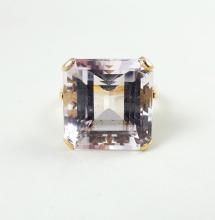 IMPRESSIVE GEMSTONE RING