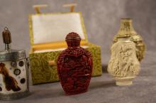 FOUR CHINESE SNUFF BOTTLES