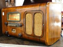SPARTON WALNUT CASED RADIO