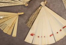 SIX VINTAGE/ANTIQUE HAND FANS