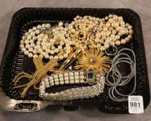 VINTAGE FASHION JEWELLERY