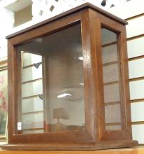 TABLE TOP DISPLAY CASE