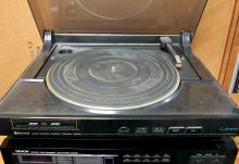 AMPLIFIER AND TURNTABLE