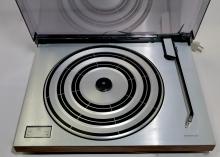 BANG & OLUFSEN TURNTABLE