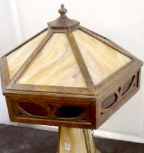 ARTS & CRAFTS TABLE LAMP