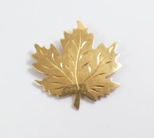 VINTAGE GOLD "MAPLE LEAF" PIN