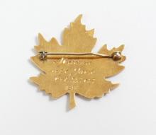 VINTAGE GOLD "MAPLE LEAF" PIN