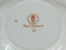 ROYAL CROWN DERBY DINNER SERVICE