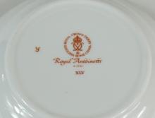 ROYAL CROWN DERBY DINNER SERVICE