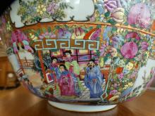 LARGE CHINESE ROSE MEDALLION BOWL